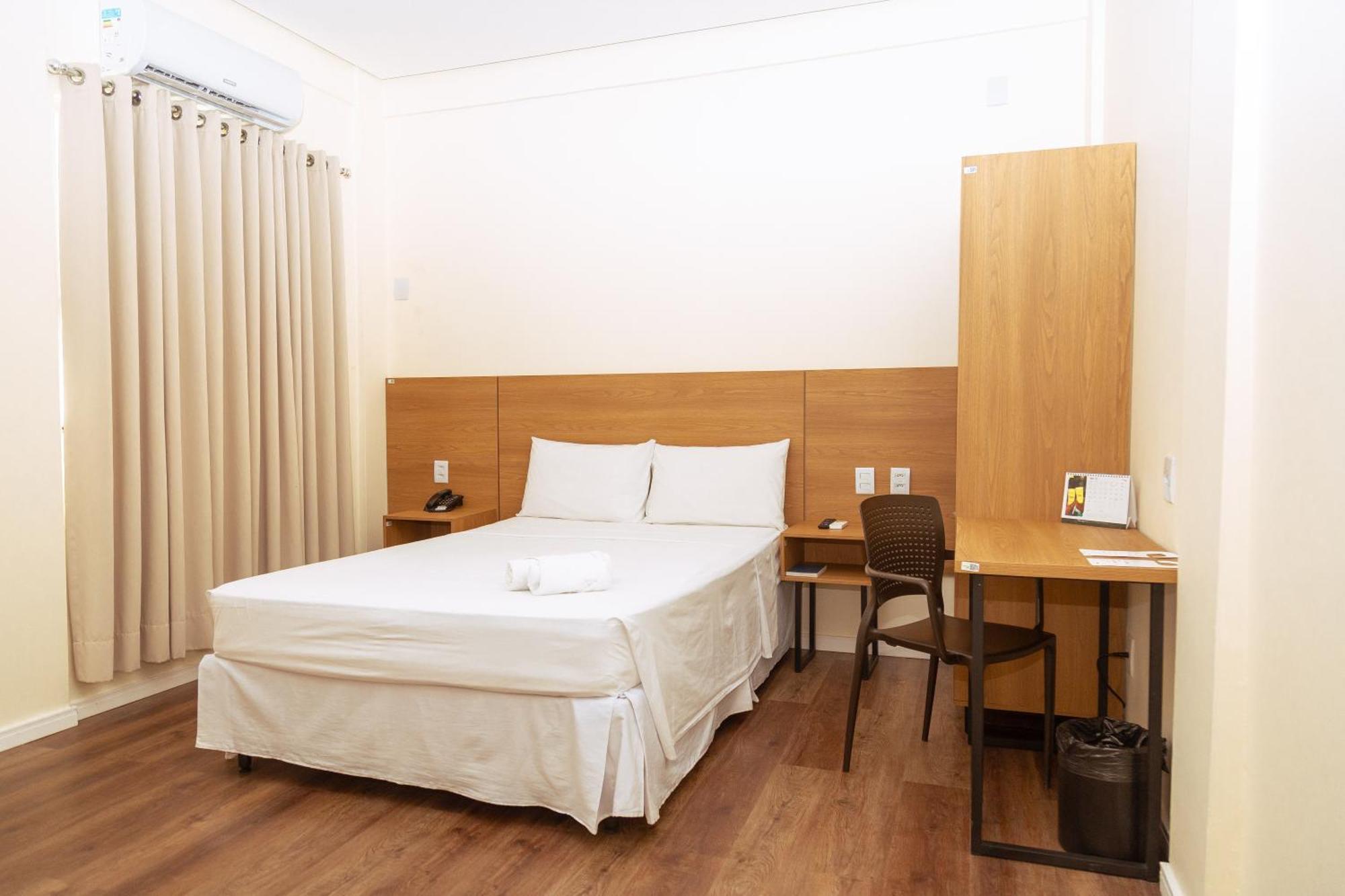 Equinocios Essential Hotel *