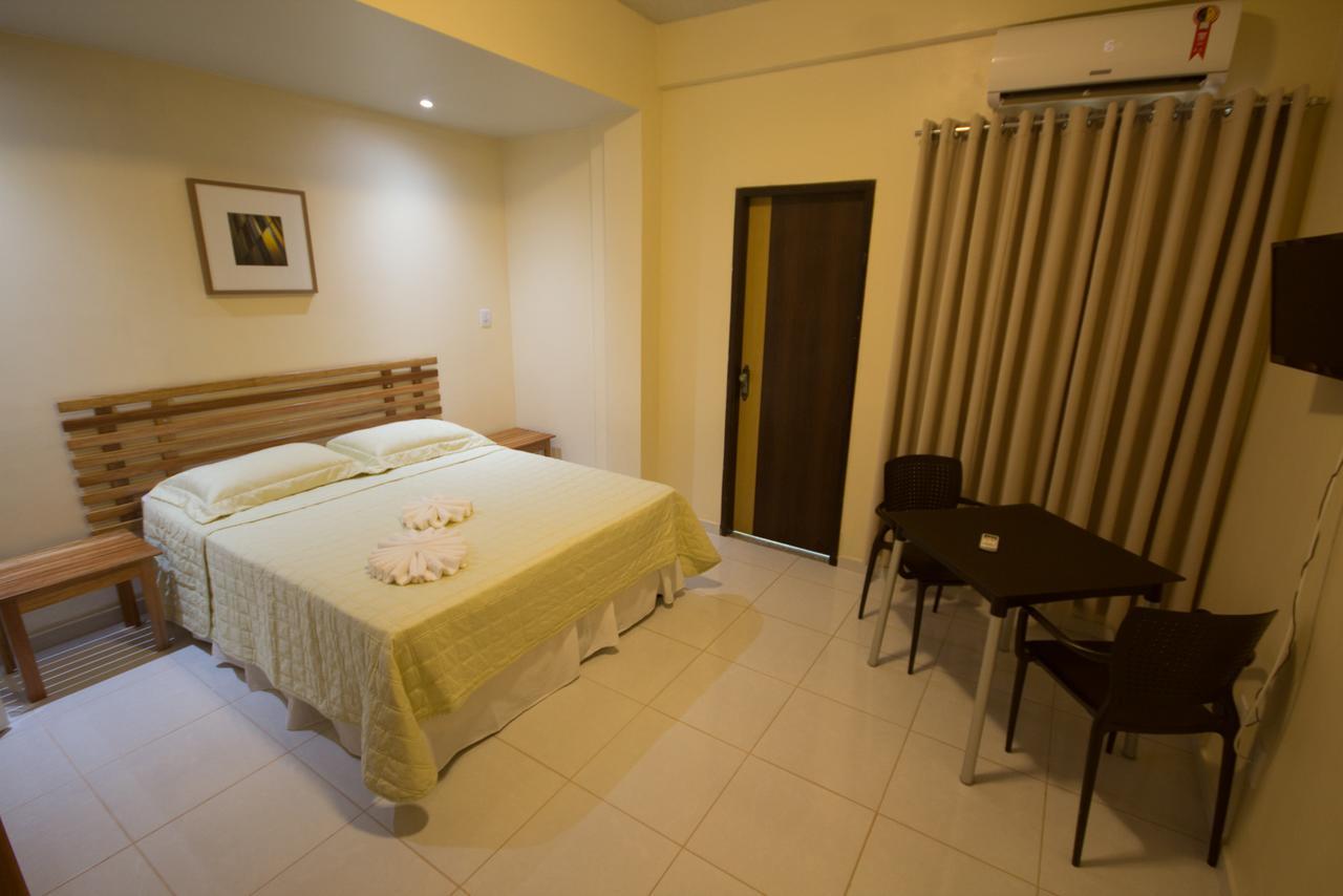 Equinocios Essential Hotel *